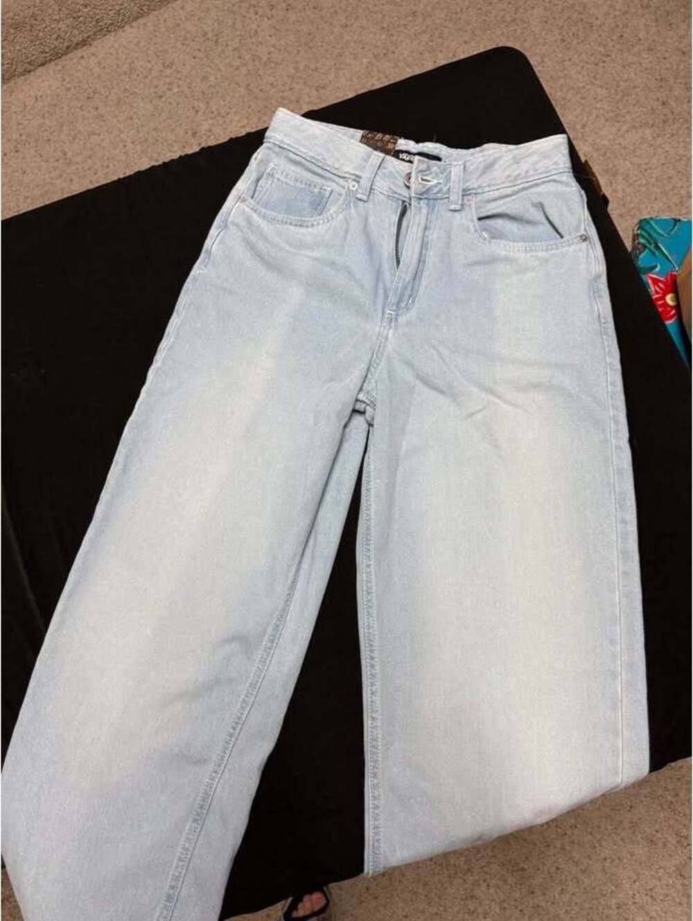 Vans Sirelle Baggy Fit Light Wash Wide Leg Jeans NWT Women’s Size 28